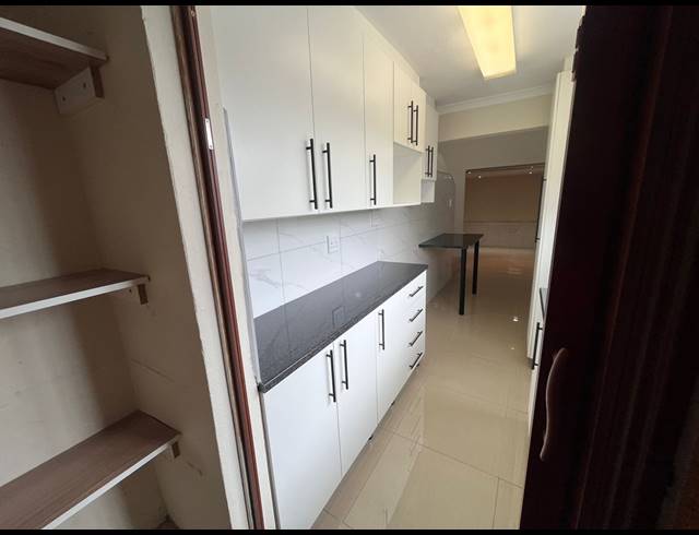 3 BEDROOM FLAT TO LET IN CARRINGTON HEIGHTS